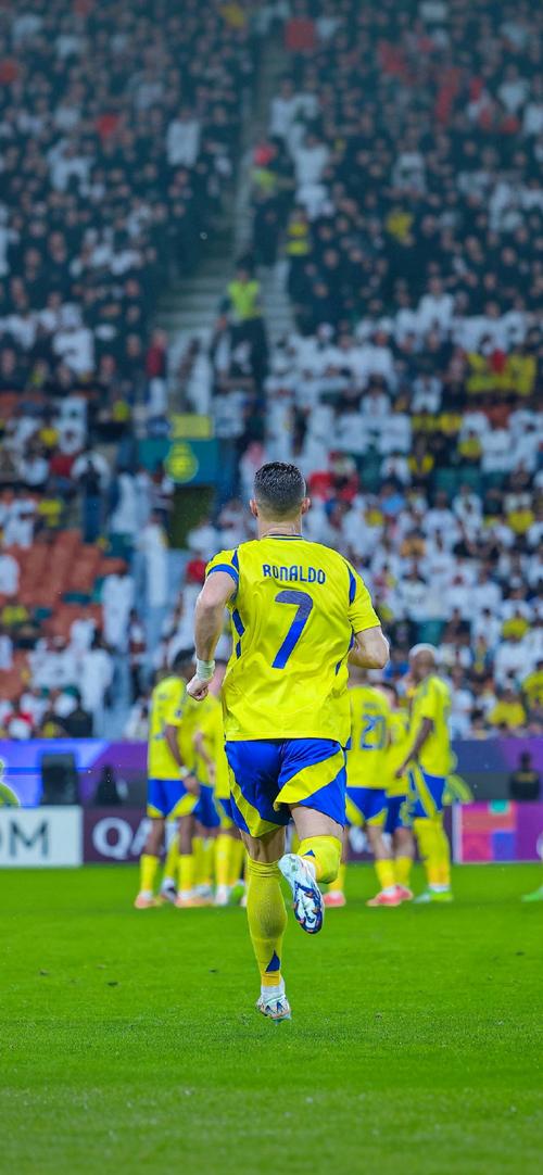 哈兰德斩获英超100球：足球把我带到了从未想象的地方（哈兰德英超百球里程碑：足球带我走向未曾设想的远方）