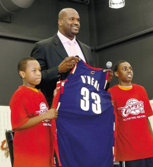 葡媒：C罗向欧国联冠军队友赠送定制手表，若塔的送给了其家人（葡媒：C罗赠欧国联冠军队友定制腕表，若塔将其送给家人）