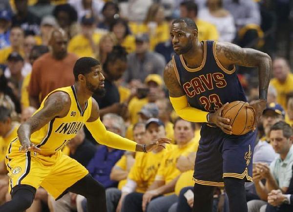 TAA再遭伤情打击2025报销：后防问题困扰阿隆索，解决不好就下课（TAA再度重伤2025年报销，阿隆索后防顽疾难解恐下课）