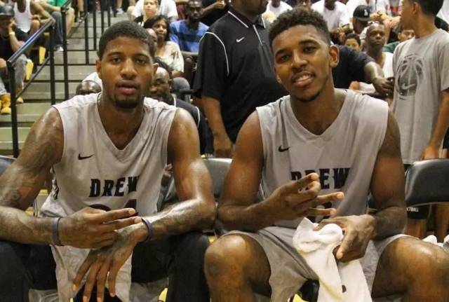 利物浦传奇人物认为萨拉赫在红军的生涯已经“结束了”，因为他“11个月的表现糟透了”。（利物浦名宿：萨拉赫红军生涯或已终结，近11个月表现低迷）