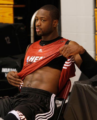 李新翔：武磊是我的榜样，能和自己的偶像一起踢球感觉很奇妙（李新翔称武磊为榜样：与偶像同场竞技倍感奇妙）