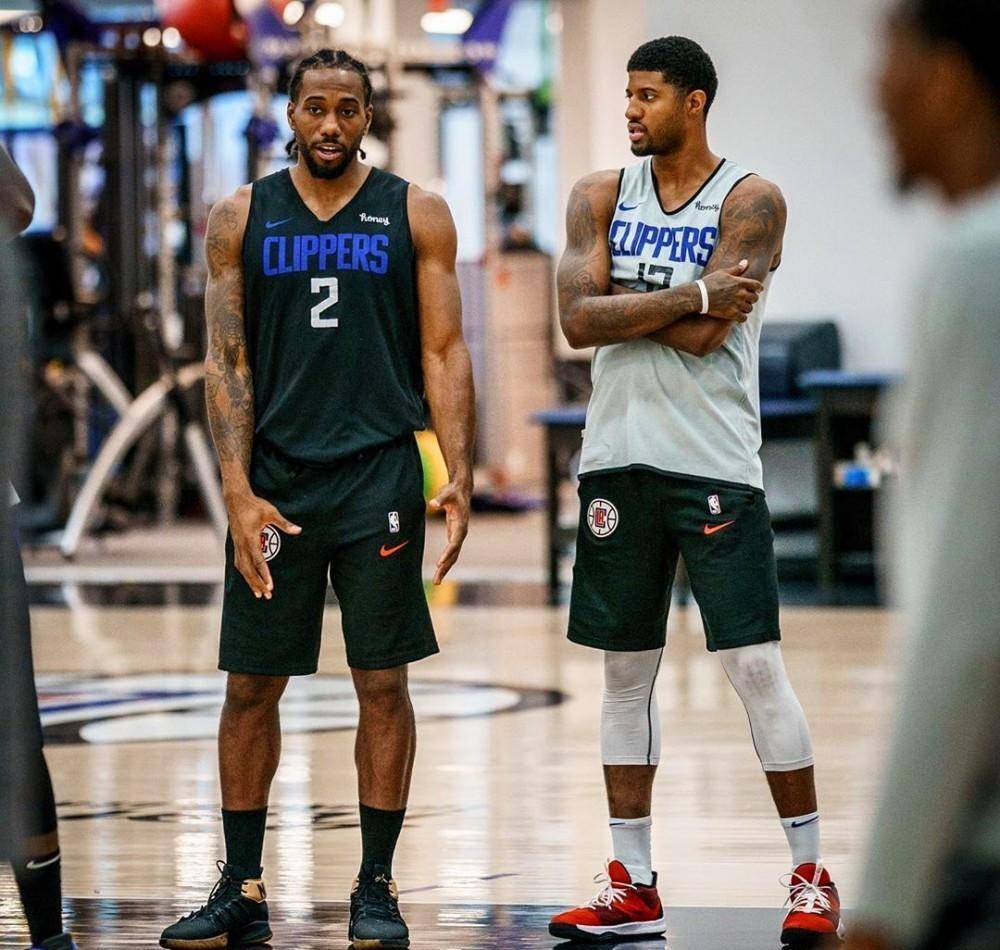 罗体：齐尔克泽愿意加盟罗马，但罗马先租后买报价被曼联拒绝（罗体：齐尔克泽愿投罗马，曼联已拒绝先租后买方案）