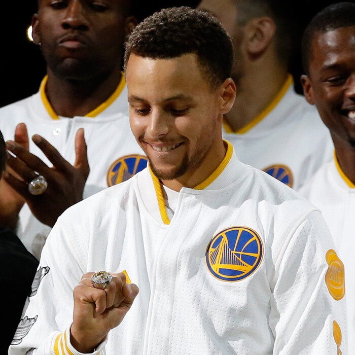 英超争四格局大乱，大黑马杀入欧冠区，超越切尔西，甩开曼联（英超前四形势突变：黑马冲进欧冠区，反超切尔西，甩开曼联）