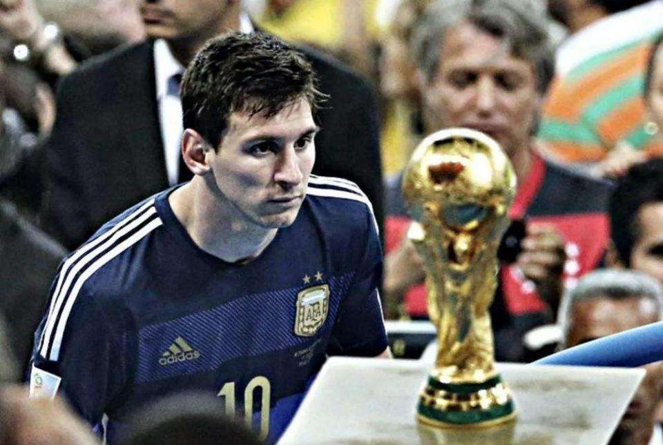 阿森纳3-1拜仁破其不败金身，马杜埃凯首球诺伊尔失误送礼（阿森纳3-1击退拜仁终结不败，马杜埃凯斩首球诺伊尔失误送大礼）