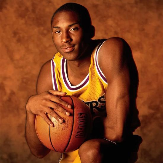 里程碑，穆里尼奥迎来执教生涯第150场欧冠比赛（穆里尼奥欧冠执教达150场，职业生涯再添里程碑）