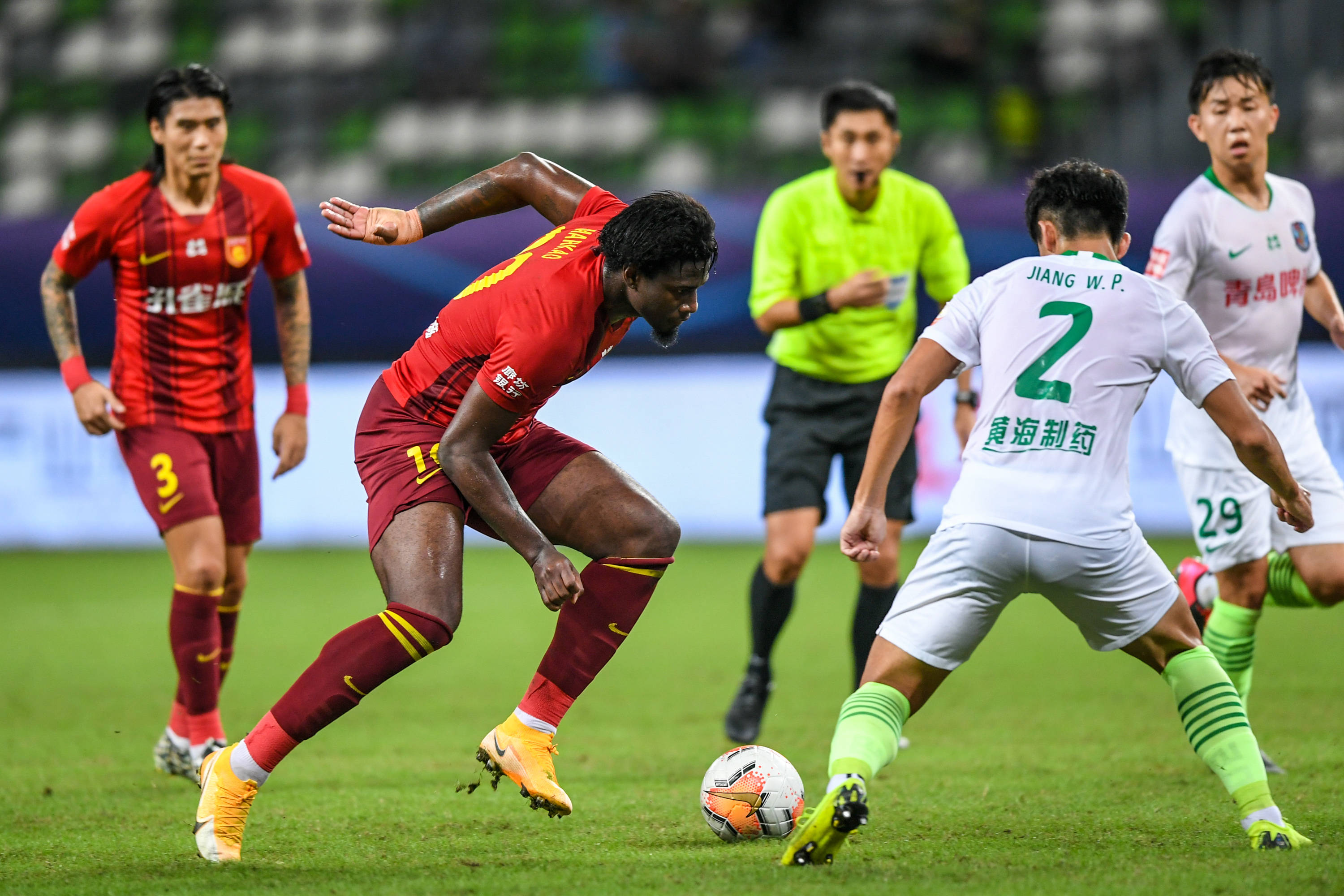 撑起球队前三节！马瑟林&西亚卡姆合砍48分，罚球9中9（前三节扛起大旗！马瑟林与西亚卡姆合得48分，罚球9罚全中）